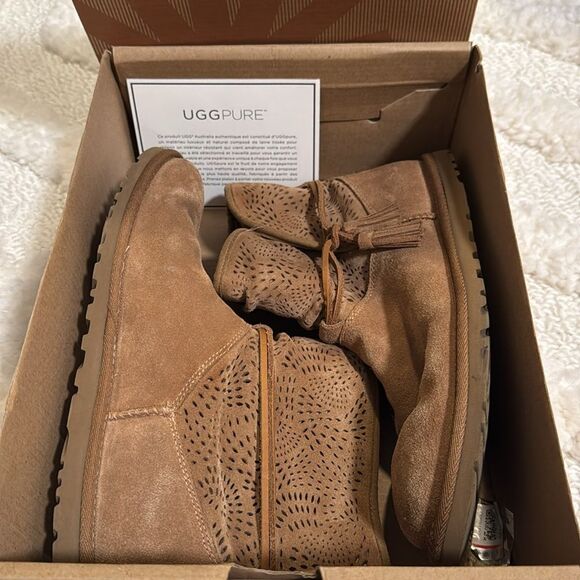 UGG women’s boot, size 8 - Picture 5 of 6